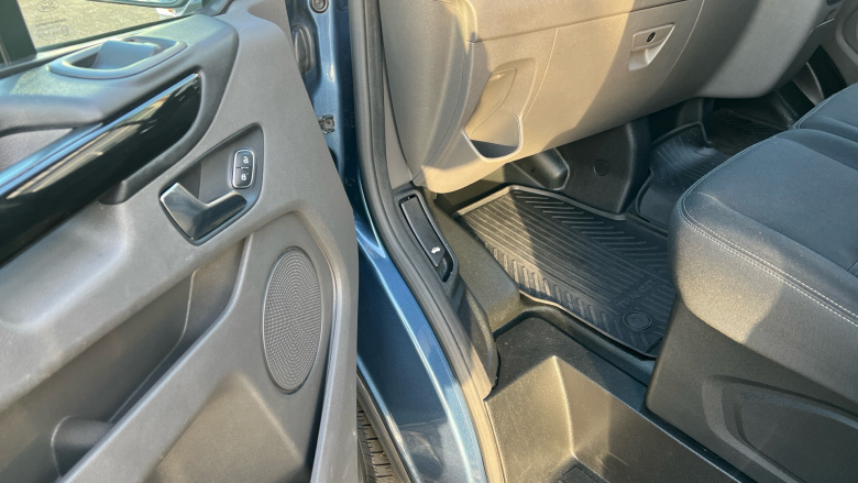 Ford Transit Custom 300 L1 Diesel Fwd 2.0 EcoBlue 130ps Low Roof Limited Van